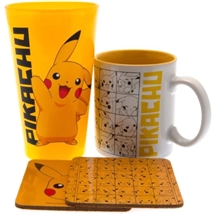 Dárkový set Pokémon Pikachu: Keramický hrnek - sklenice - 2 tácky (objem sklenice 500 ml hrnek 315 ml tácky 10 x 10 cm)
