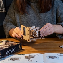 EscapeWelt 3D Wooden Mechanical Puzzle: Space Capsule