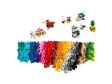 LEGO® Classic 11021: 90 Years of Play
